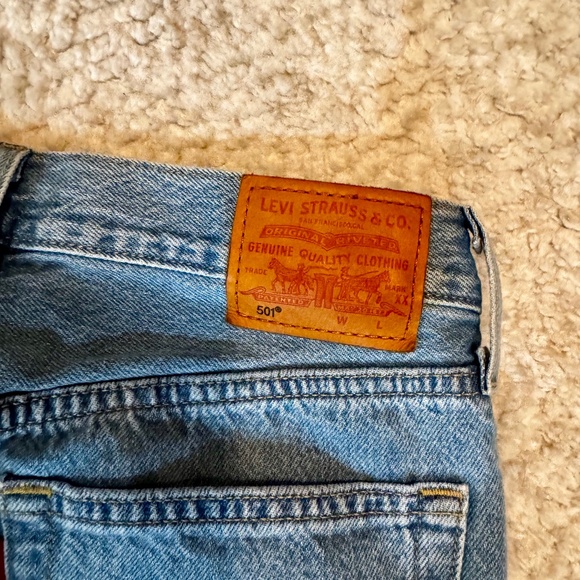 Levi's 501 Original Cropped Ripped Women's Jeans Size 28 - Picture 4 of 5